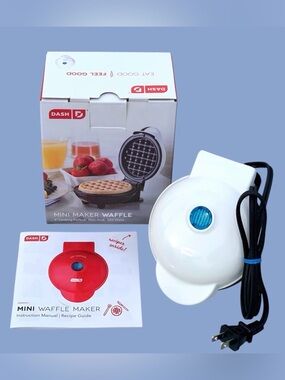 Dash White Mini Waffle Maker
